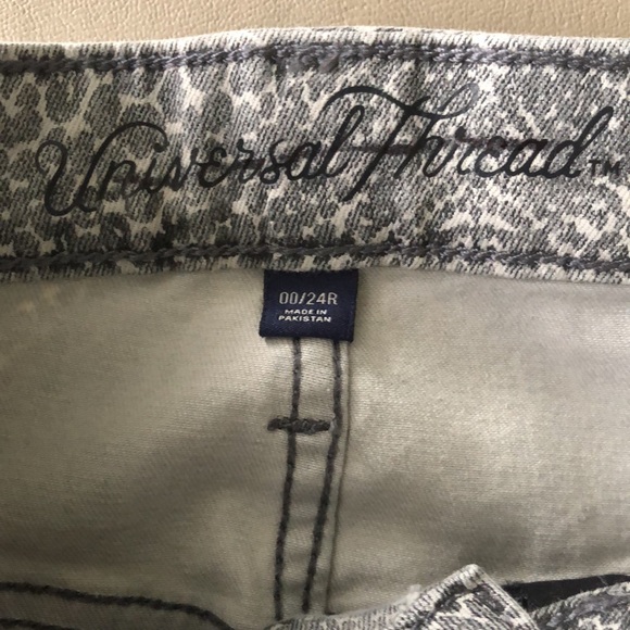 Universal Thread High Rise Skinny Jeans - Picture 10 of 11